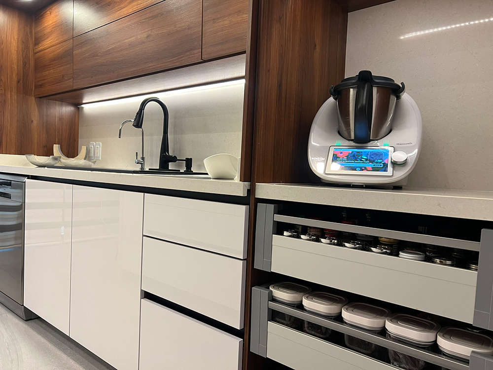 Estacion de thermomix con herrajes europeos de alta gama en Zapopan