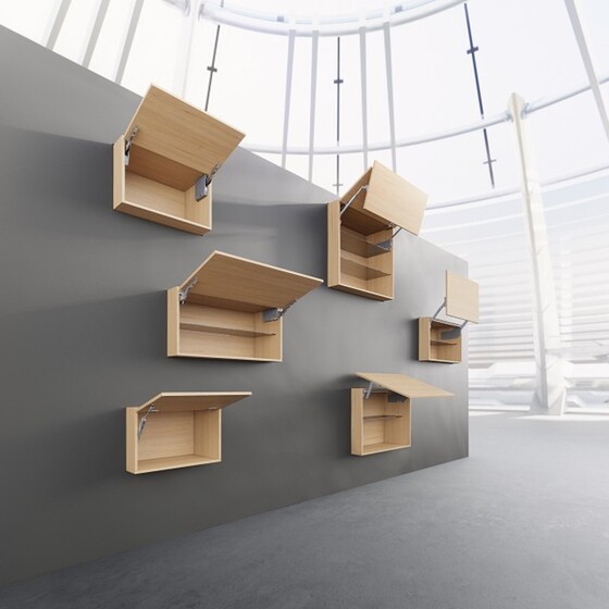 Sistema Aventos Blum con puertas elevables de madera para muebles superiores de cocina Hauska